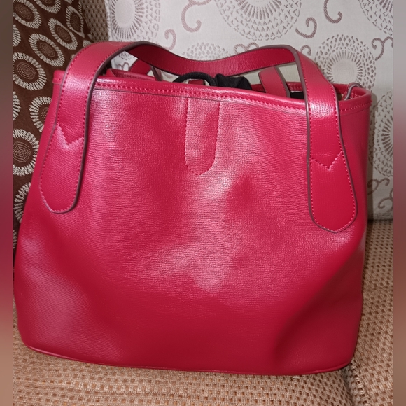 Burberry purse with matching makeup bag - Picture 2 of 4